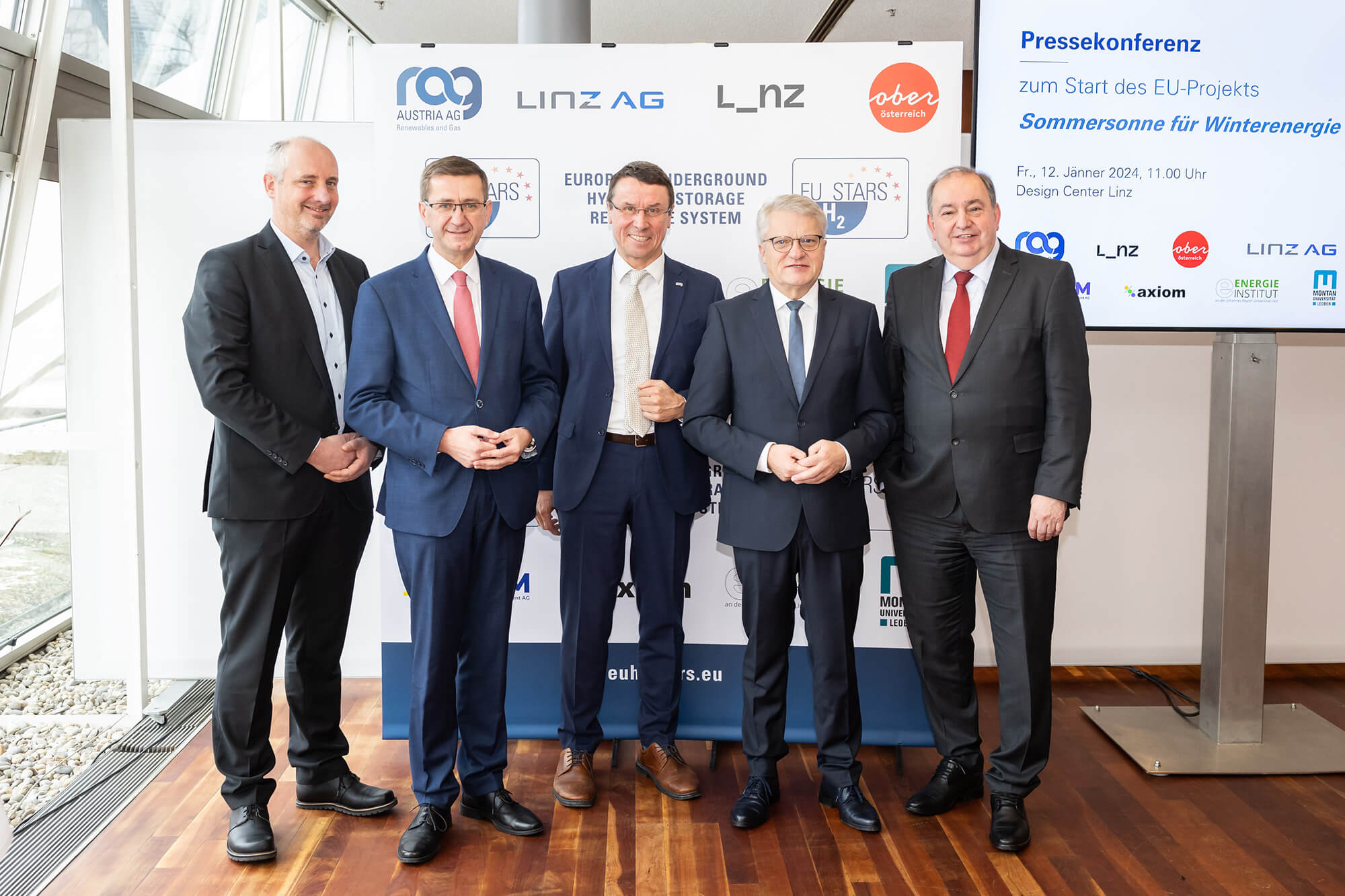 Group picutre at the EUH2STARS press conference